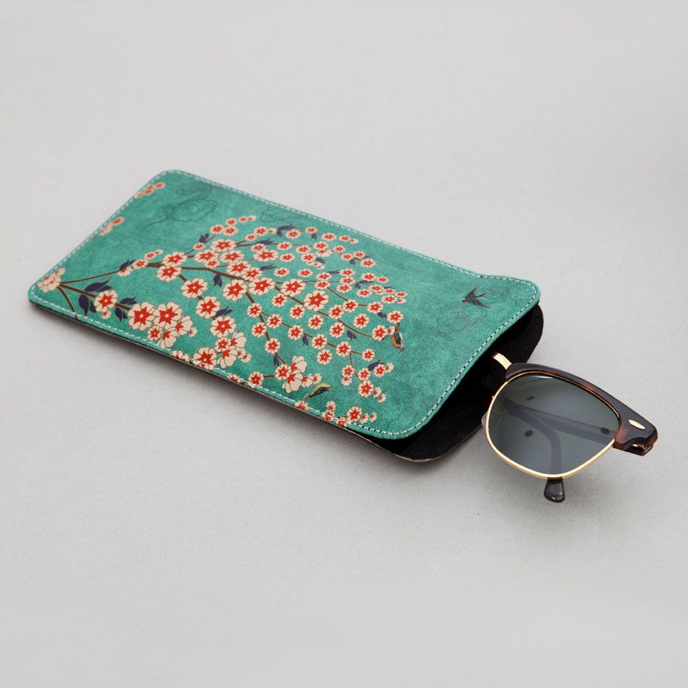 Beryl Boutonniere Spectacle Case