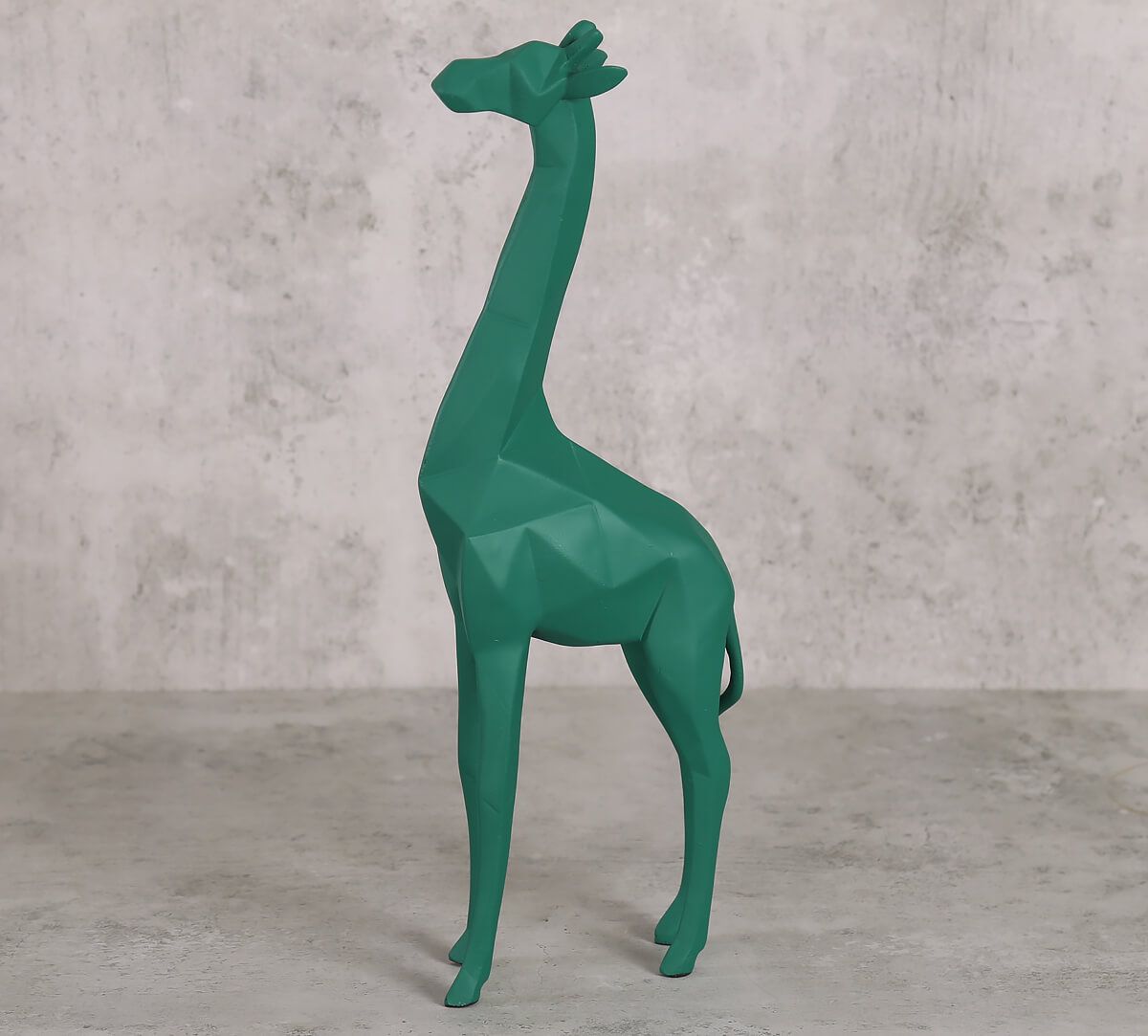 India Circus Hoofed Giraffa Figurine