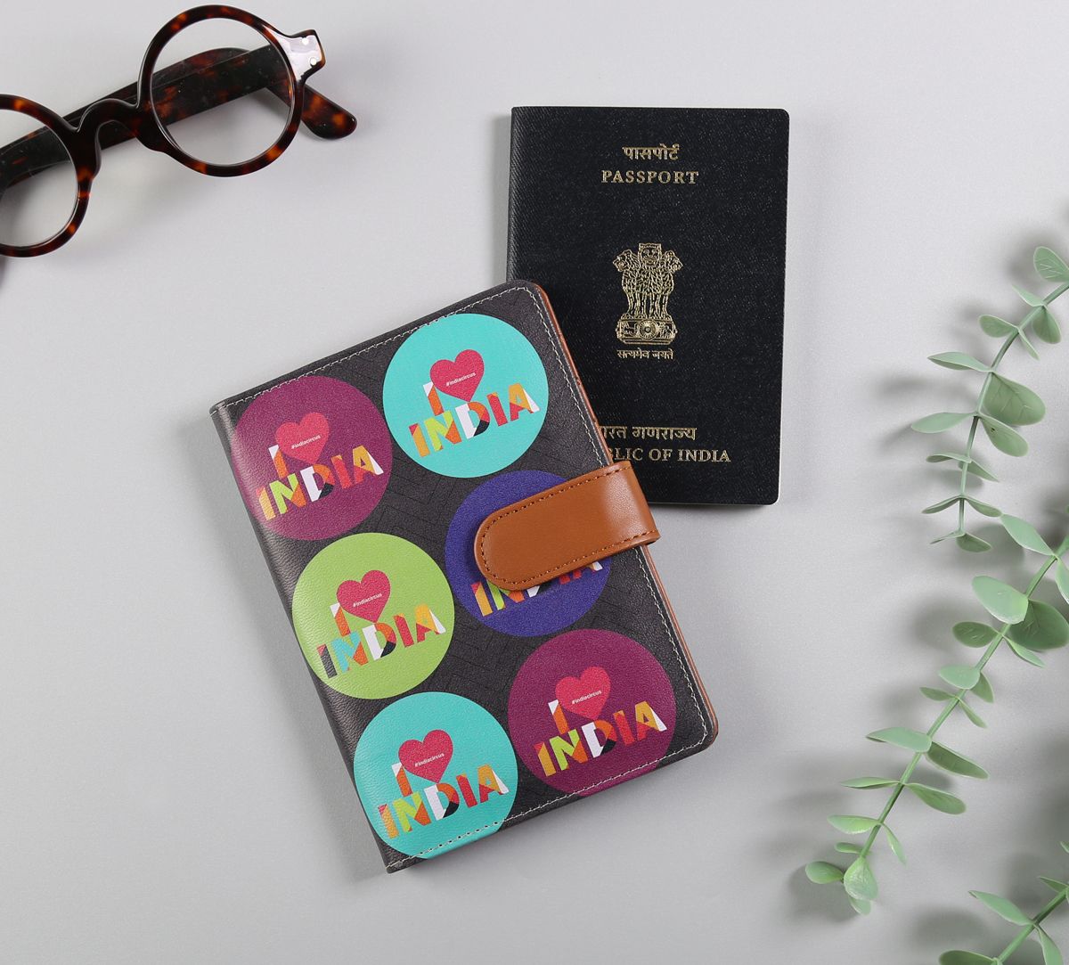 India Circus Love IC Passport Cover