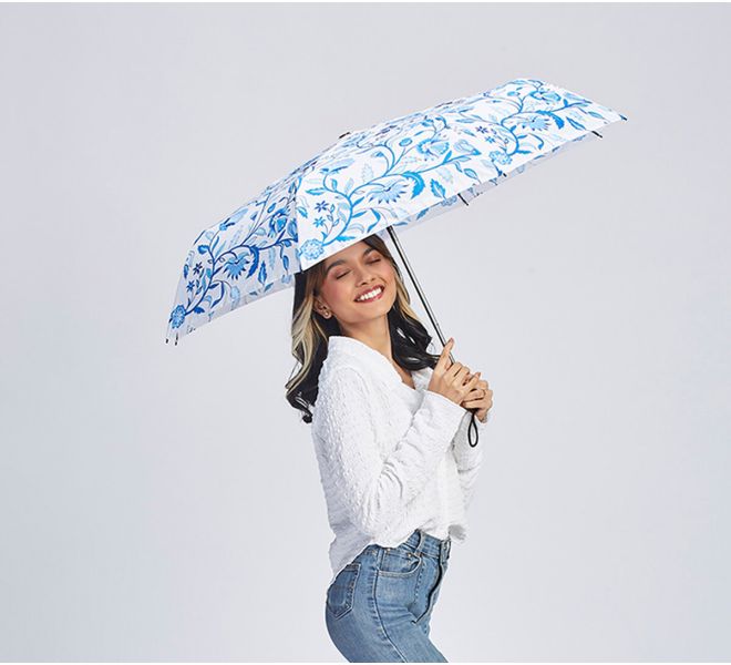 India Circus by Krsnaa Mehta Blaue Blume 3 Fold Umbrella